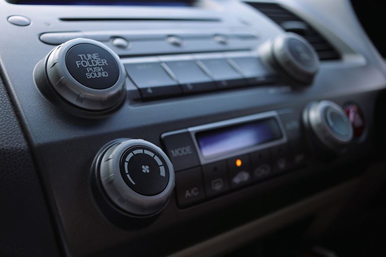 Jensen Radio: How To Turn on Jensen Touch Screen Radio