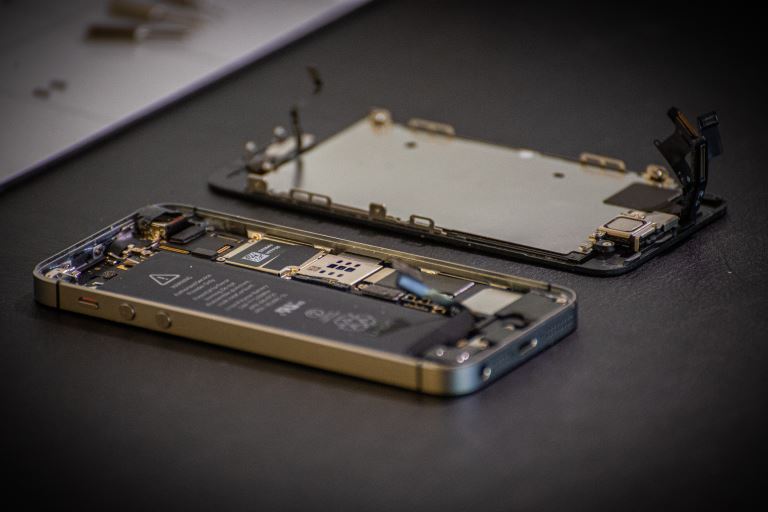 What are the major iPhone issues that need repair?