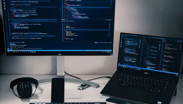 A SaaS Solution for Global Supply Chain Management A SaaS Solution for Global Supply Chain Management